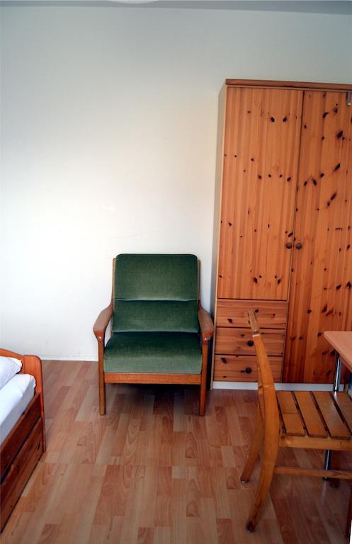 Gastehaus Sebastian Guest House Erding Rom bilde